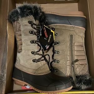Khombu fuzzy winter boots. Very comfortable. NWT never worn